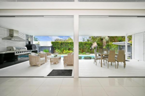 Elegant, Stylish, Magical Coolum Beach House - ZA8